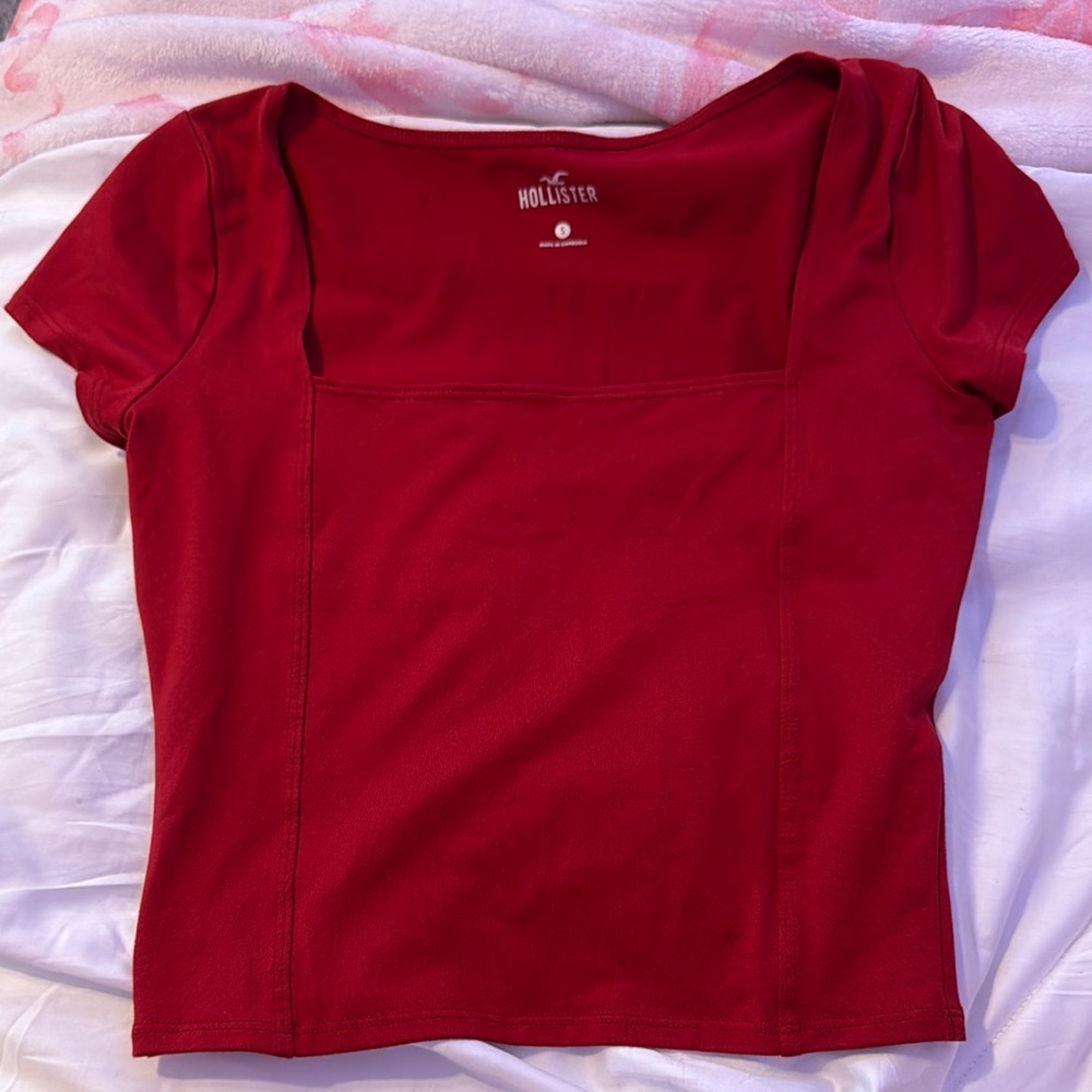 Hollister Red Fitted Short Sleeve Blouse